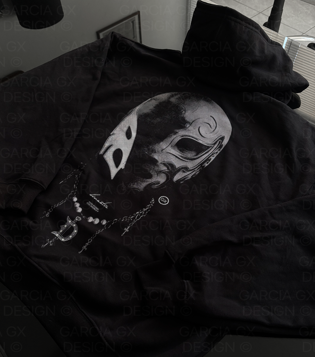 DINASTÍA MASK HOODIE